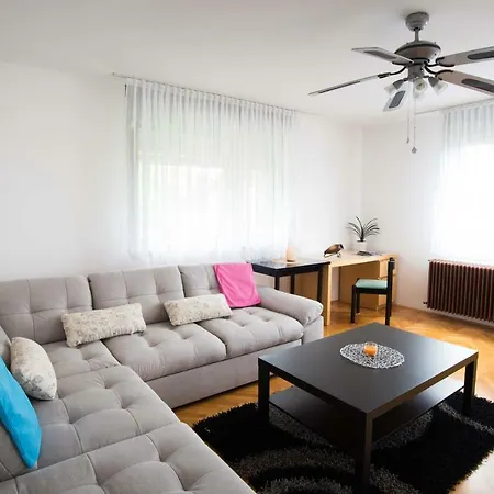 Apartma Ela * בלד