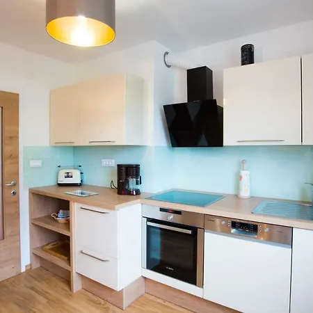Apartma Ela *